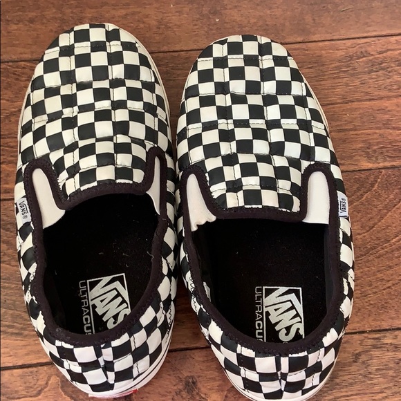 vans checkered slippers